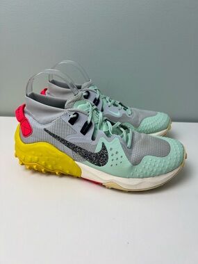 Nike Trail Wildhorse Womens Size 9 Sneakers Aura Mint Foam Yellow Rare Running